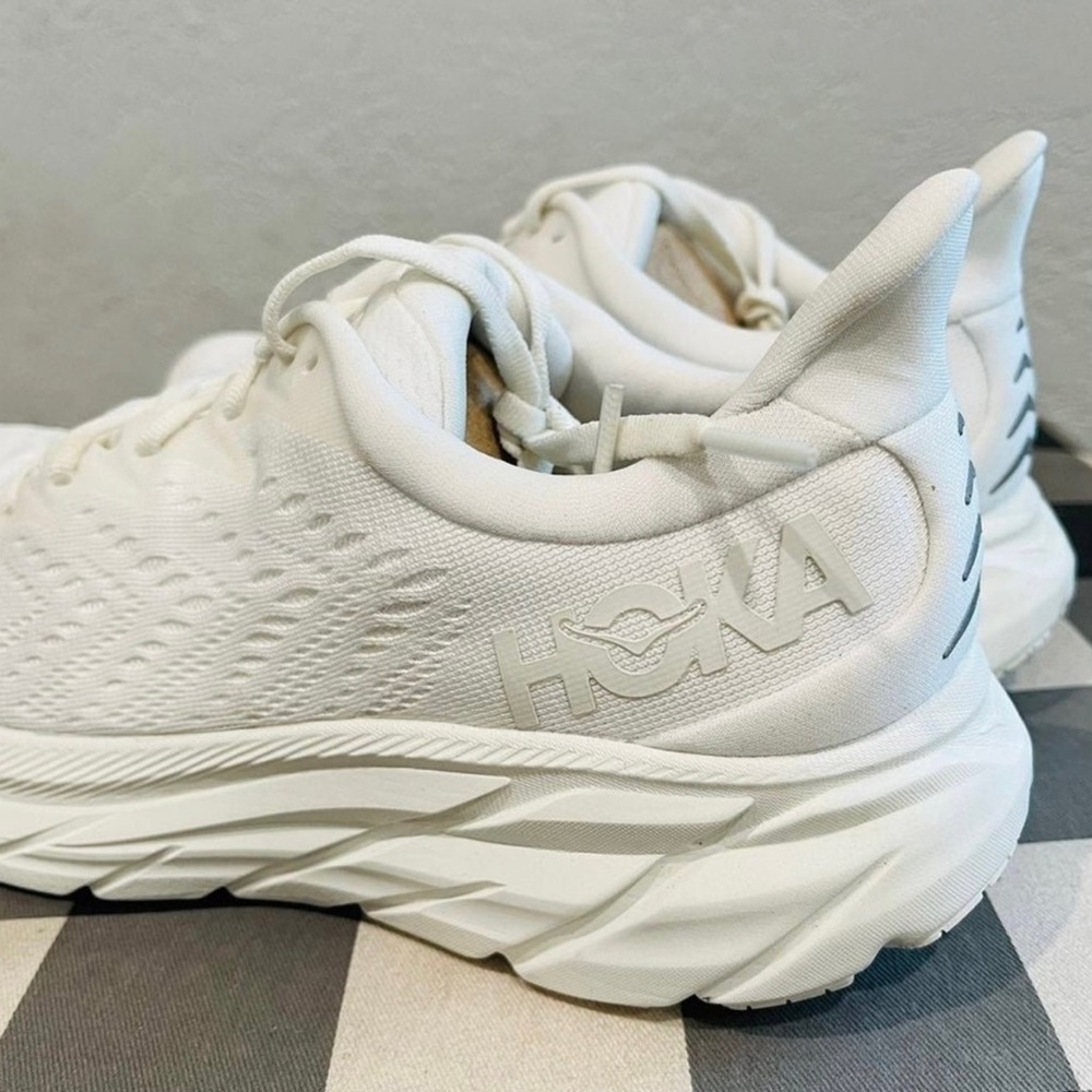 Hoka Clifton Eggshell